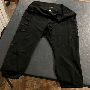 Fabletics crop workout pant. Size 2X